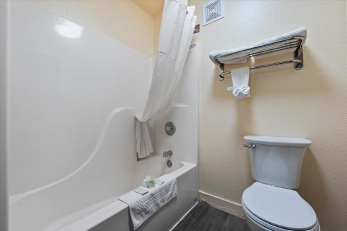 quincy inn and suites