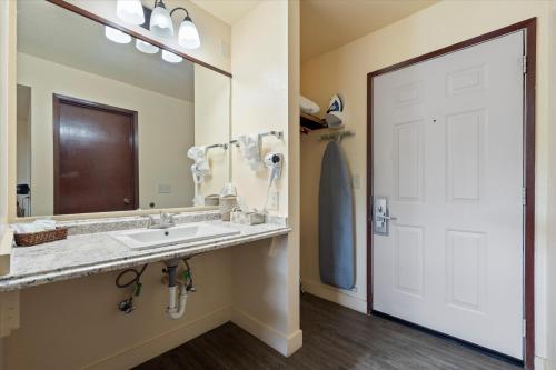 quincy inn and suites