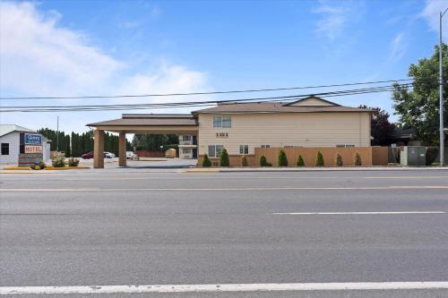 quincy inn and suites