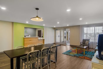 Woodspring Suites Jacksonville Orange Park,1539 Wells Rd,2 star