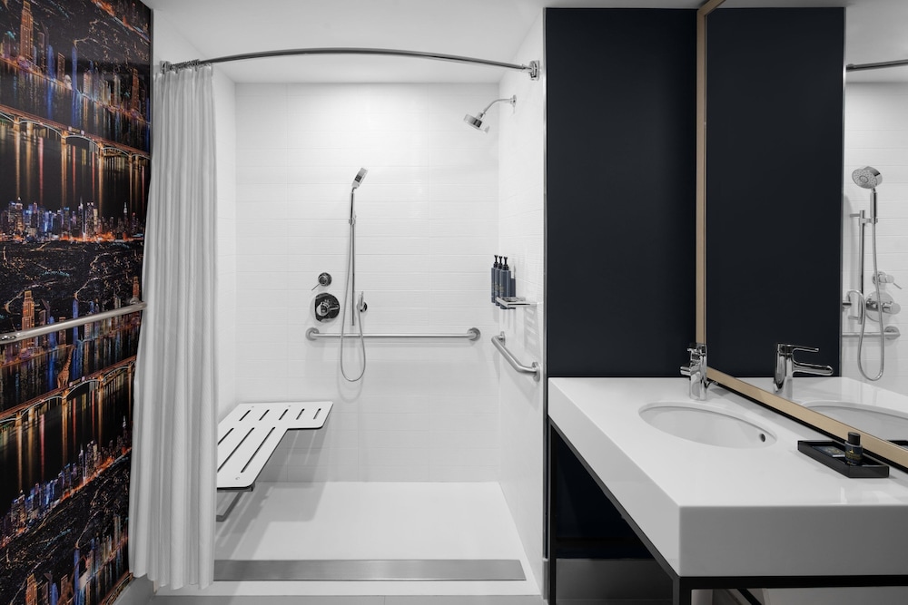 aloft new york chelsea