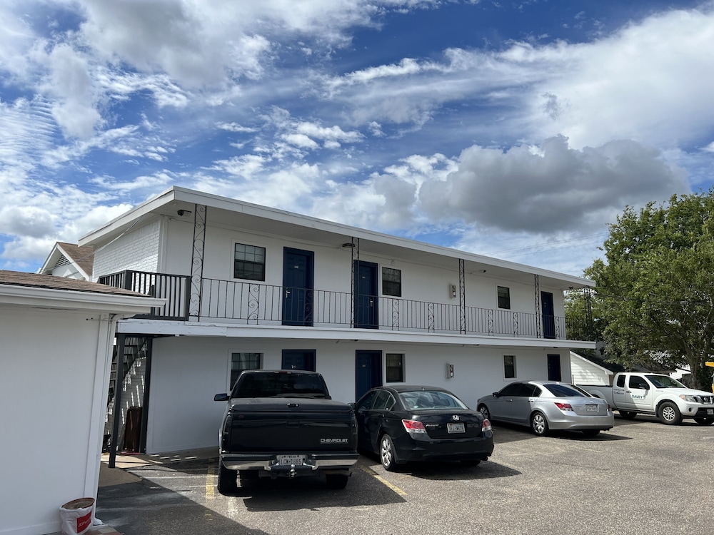 country inn giddings