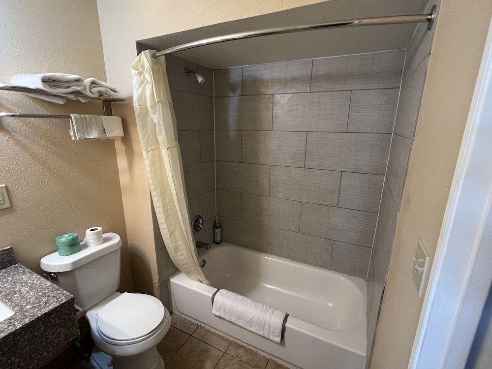 country inn giddings