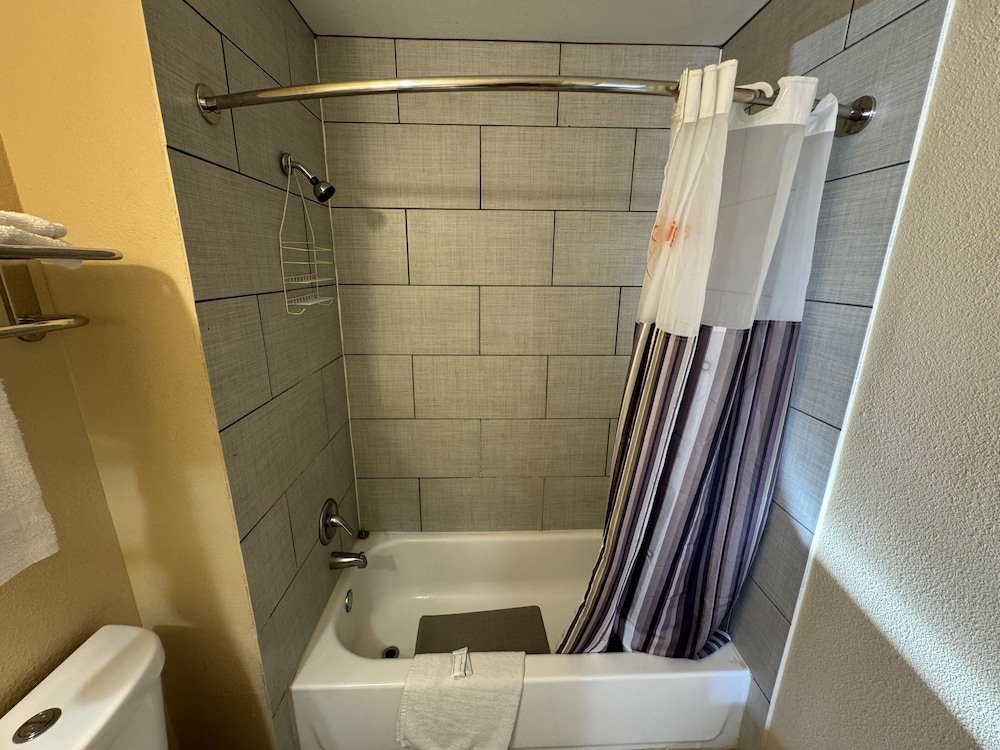 country inn giddings