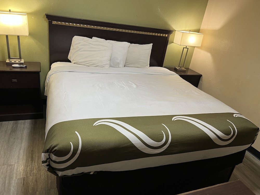 country inn giddings