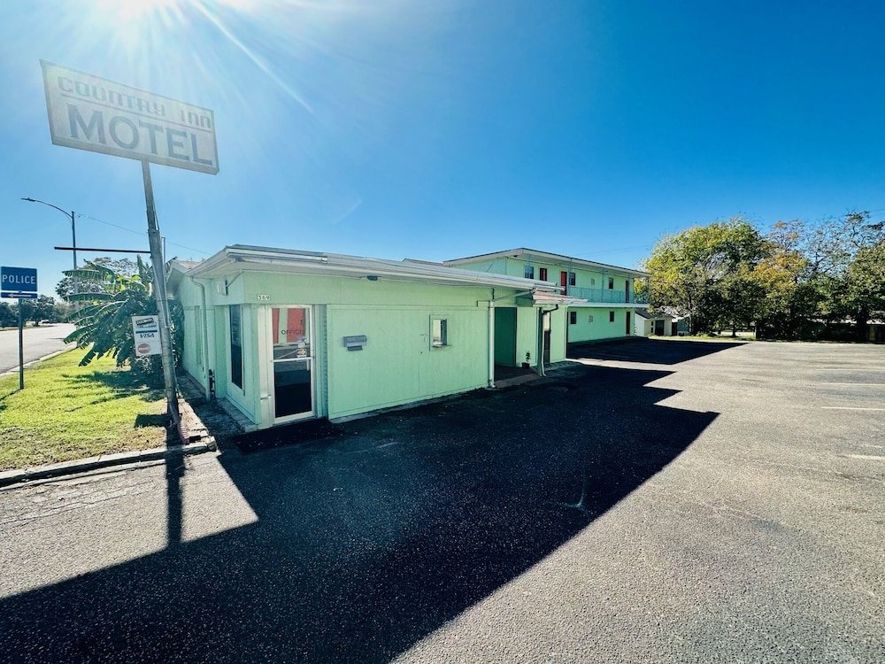 country inn giddings