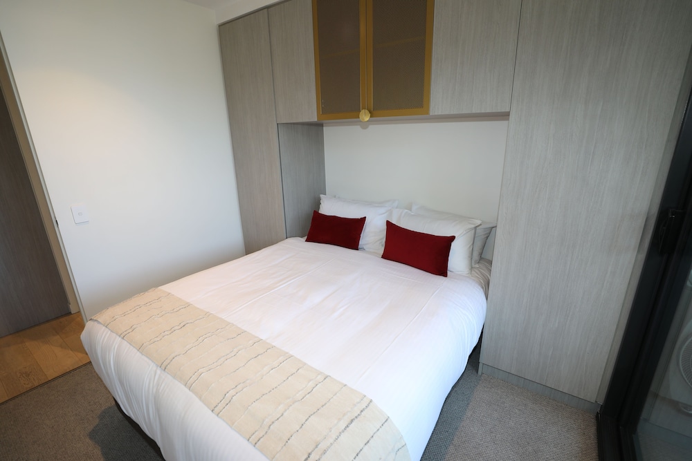 realm apartments by cllix