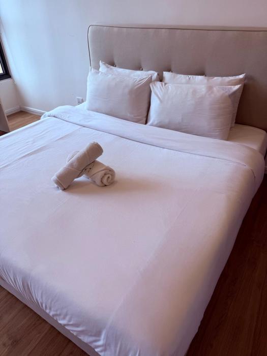 ceylonz suites bukit ceylon by roomy