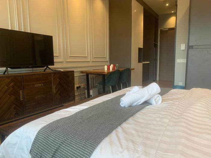 ceylonz suites bukit ceylon by roomy