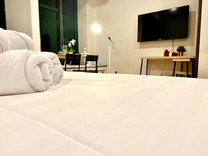 ceylonz suites bukit ceylon by roomy