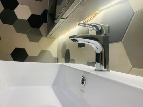 ceylonz suites bukit ceylon by roomy