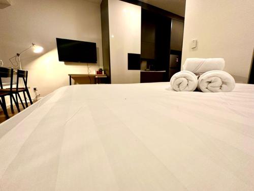 ceylonz suites bukit ceylon by roomy