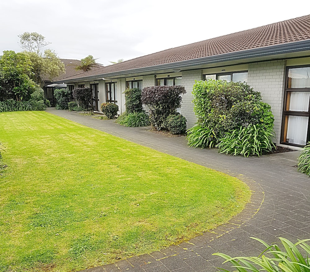 airport garden inn hotel