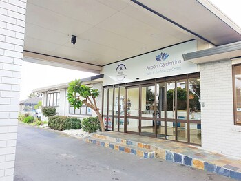 airport garden inn hotel