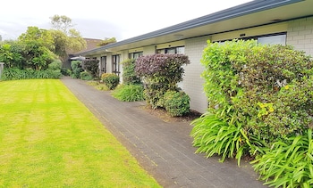 airport garden inn hotel