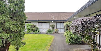 airport garden inn hotel