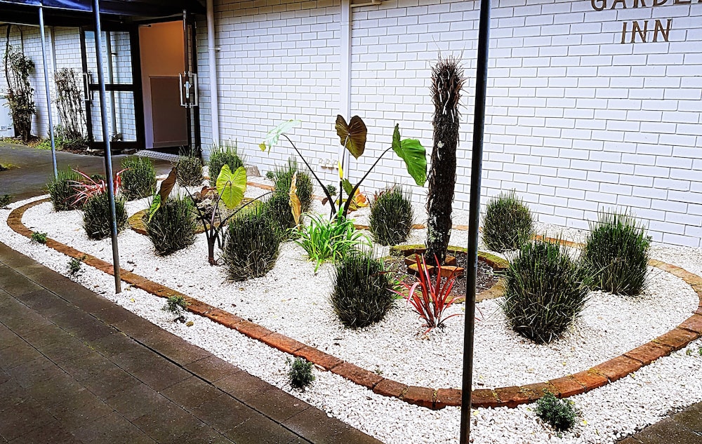 airport garden inn hotel