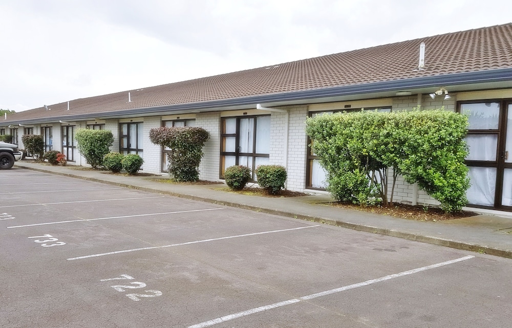 airport garden inn hotel