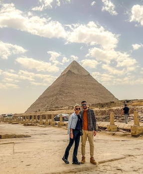 falcon pyramids inn