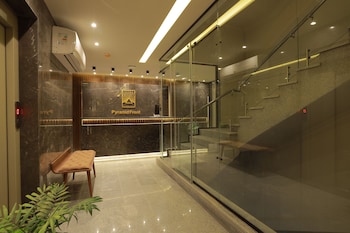 pyramid front hotel