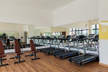 Restful And Comfy 2Br At Sky House Bsd Apartment By Tarvelio,,0 star