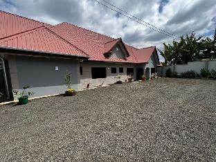 Safari Park House,,3 star