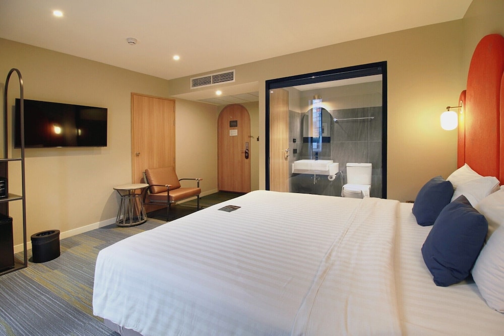 benjarong hotel bangkok