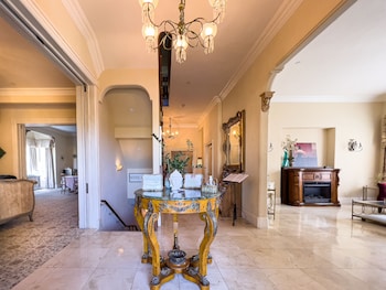 Chateau Coralini,,2 star