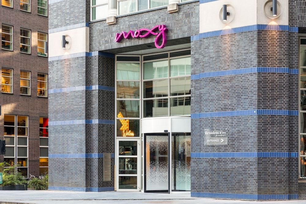 moxy the hague