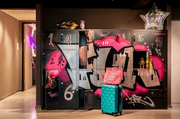 moxy the hague