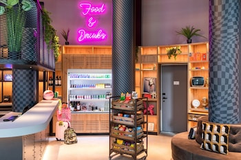 moxy the hague