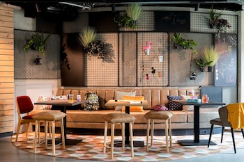 moxy the hague