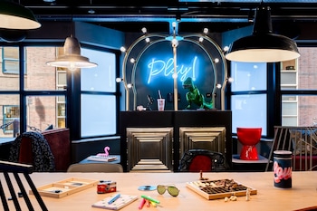 moxy the hague