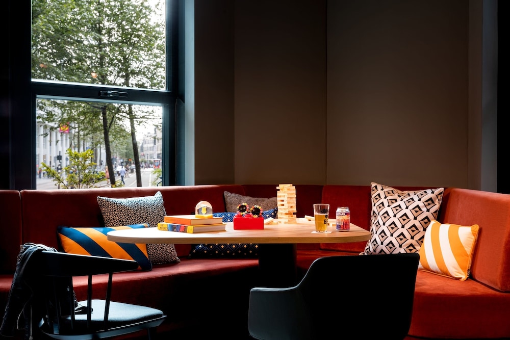 moxy the hague