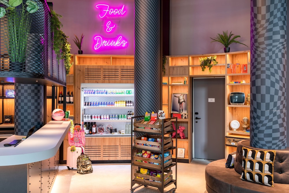 moxy the hague