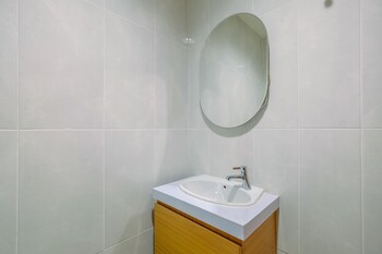 best deal and tidy studio at evenciio margonda apartment
