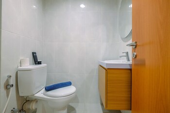 best deal and tidy studio at evenciio margonda apartment