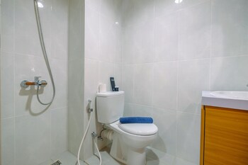best deal and tidy studio at evenciio margonda apartment