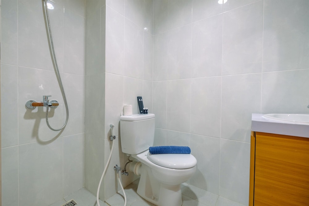 best deal and tidy studio at evenciio margonda apartment