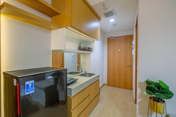 best deal and tidy studio at evenciio margonda apartment