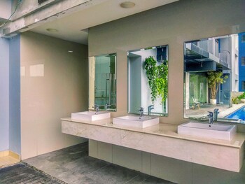 best deal and tidy studio at evenciio margonda apartment