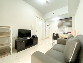 Elegant And Comfy 2Br Springlake Summarecon Bekasi Apartment Near Summarecon Mall,,0 star
