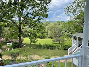 the sautee inn bed and breakfast