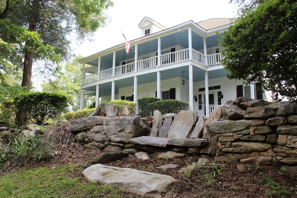 the sautee inn bed and breakfast