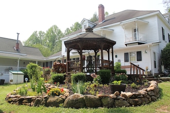 the sautee inn bed and breakfast