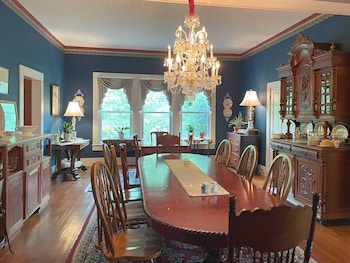 The Sautee Inn Bed & Breakfast,Toccoa>>Sautee Nacoochee,2 star