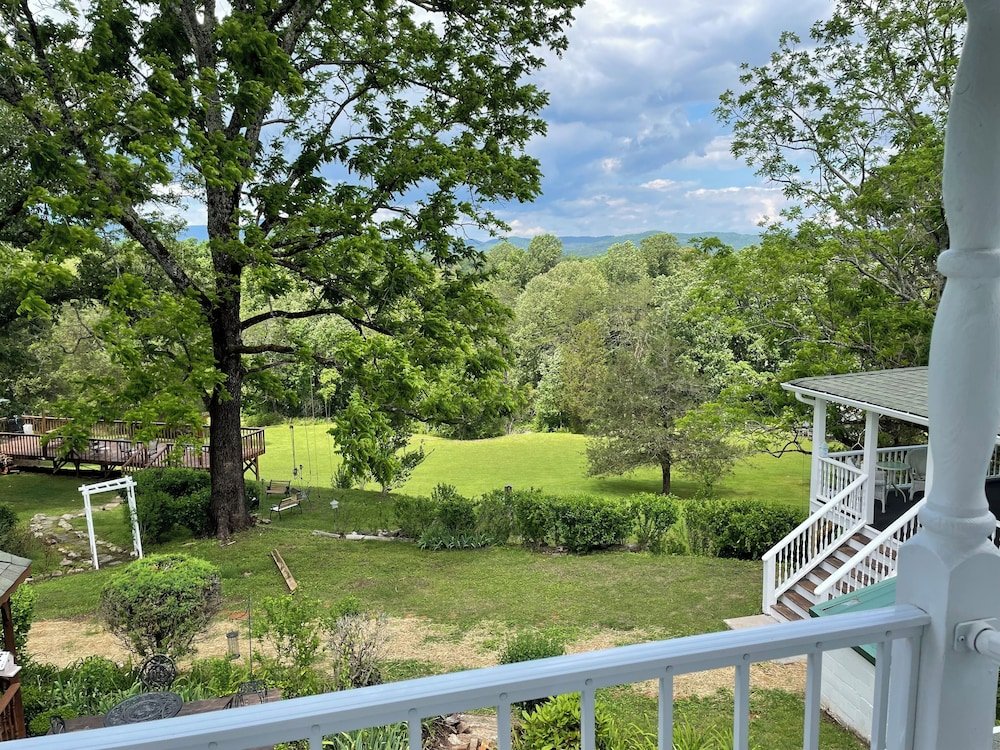 the sautee inn bed and breakfast