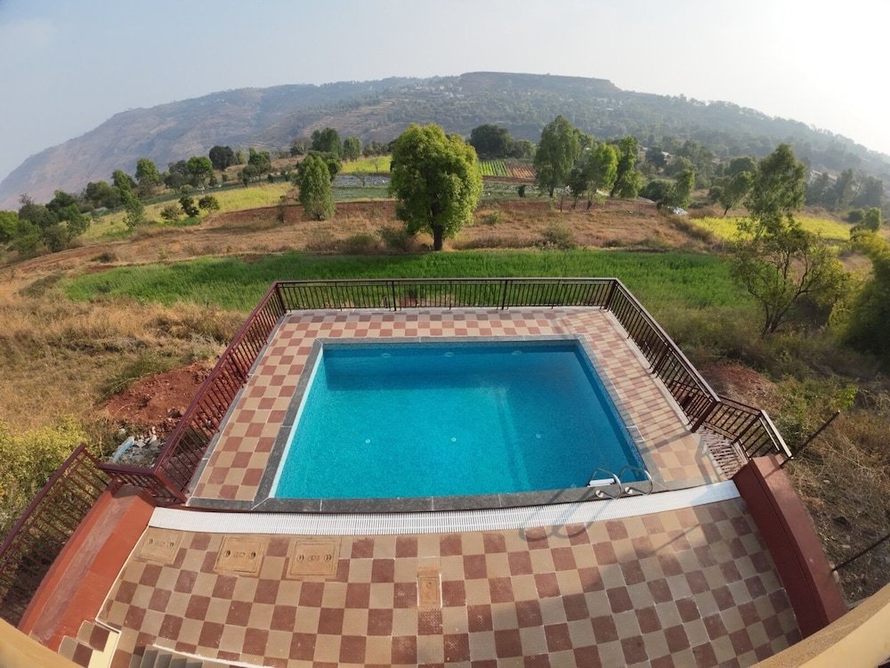 Royal Palace Panchgani,Royal Palace, Near National School, Godavali, Panchgani, Maharashtra 412805,3 star