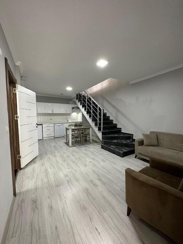 renaissance apart hotel