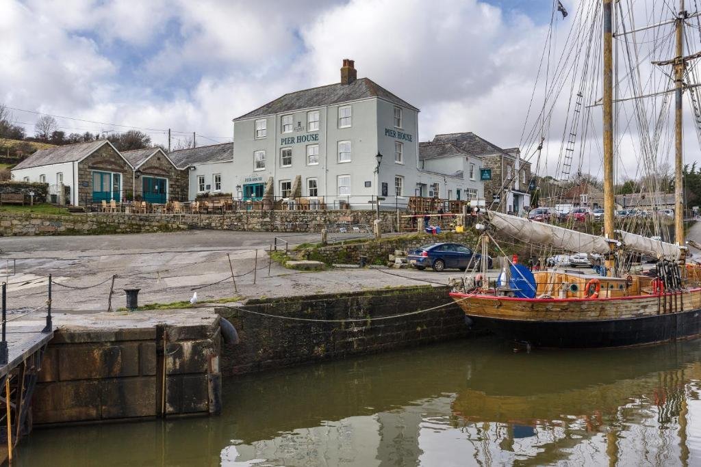 Pier House,Cornwall>>Charlestown,4 star